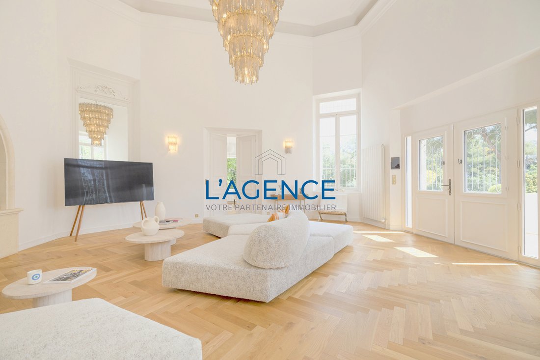 Villa in Hyeres, Provence-Alpes-Côte d'Azur, France 4 - 17497047