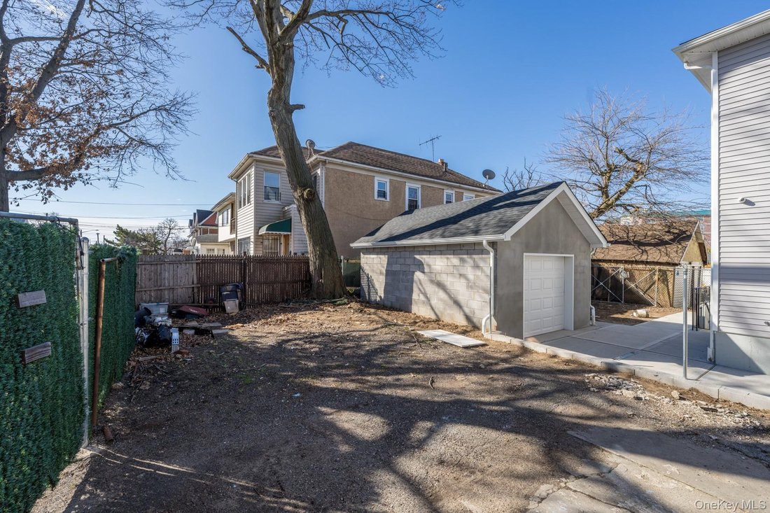 House in New York, New York, United States 4 - 17495526