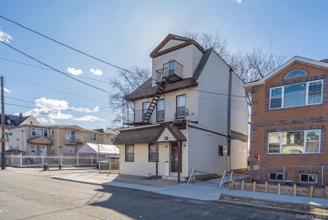 House in New York, New York, United States 2 - 17495526