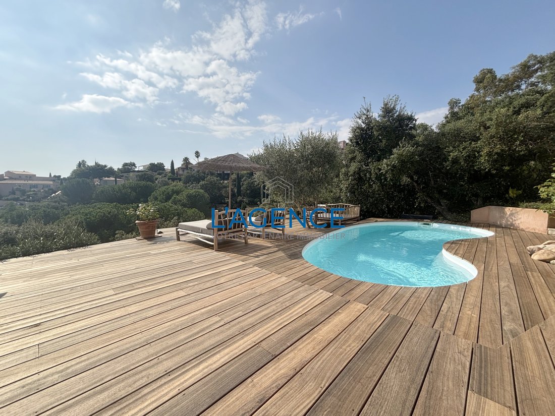 Villa in Hyeres, Provence-Alpes-Côte d'Azur, France 2 - 17497093
