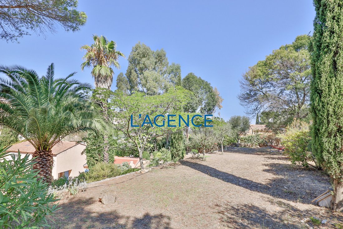 Villa in Centre Ville, Carqueiranne, France 4 - 17497371