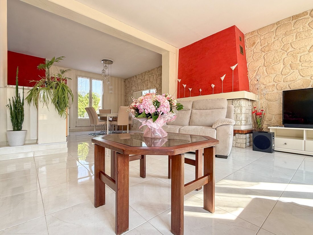 Villa in Montlhery, Ile-de-France, France 3 - 17496822