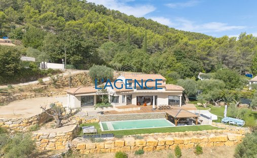 Villa in Solliès-Ville, Provence-Alpes-Côte d'Azur, France 1