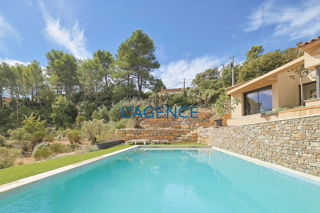 Villa in Solliès-Ville, Provence-Alpes-Côte d'Azur, France 2 - 17497372