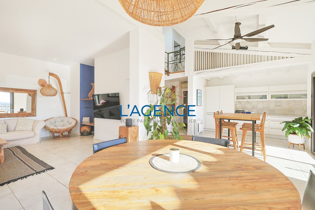 Villa in Hyeres, Provence-Alpes-Côte d'Azur, France 5 - 17497375