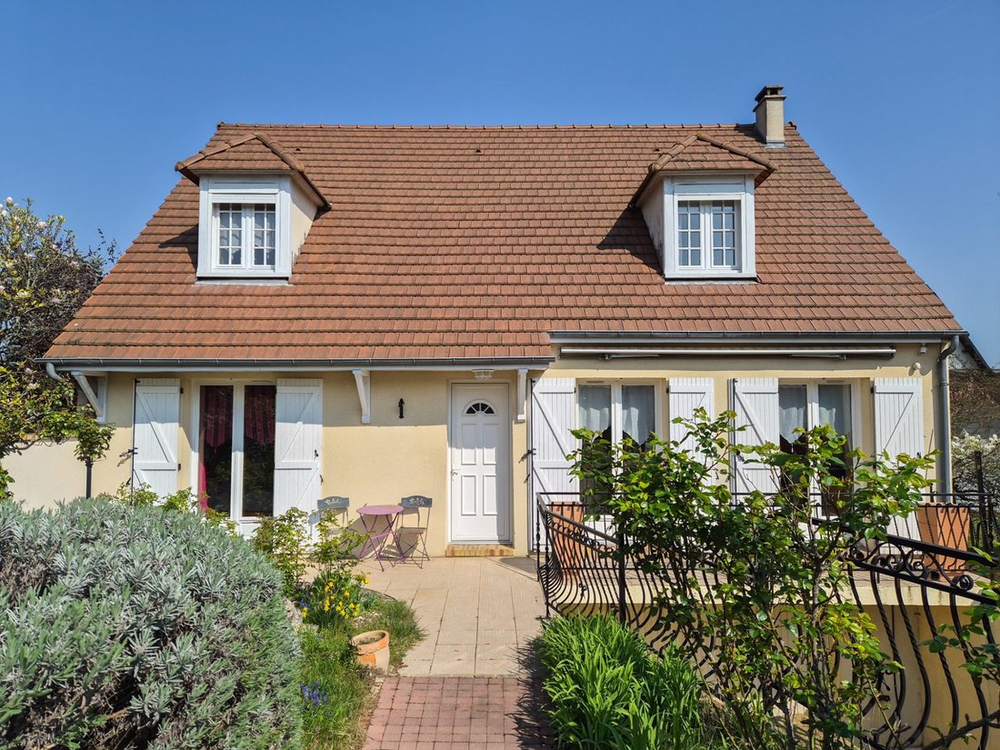 Villa in Montlhery, Ile-de-France, France 1 - 17496822