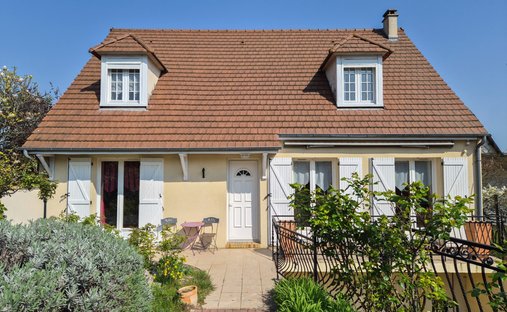 Villa in Montlhery, Ile-de-France, France 1
