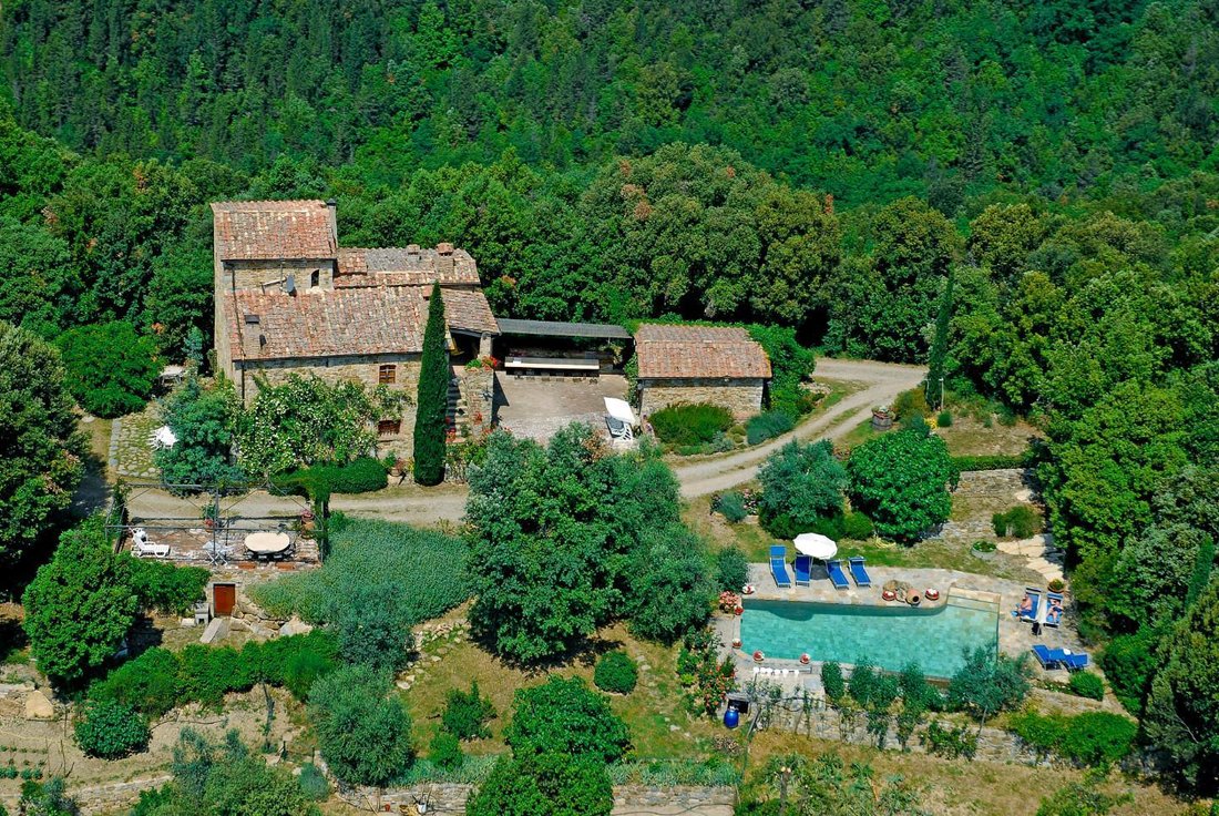 Villa in Castellina in Chianti, Tuscany, Italy 1 - 17497608