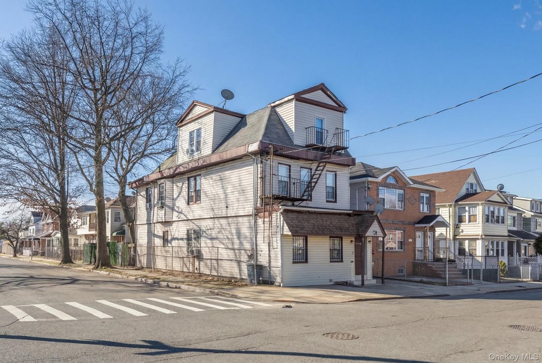 House in New York, New York, United States 1 - 17495526