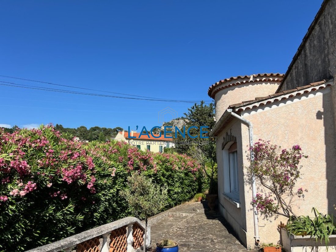 Villa in Hyeres, Provence-Alpes-Côte d'Azur, France 2 - 17497385