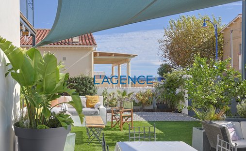 Villa in Hyeres, Provence-Alpes-Côte d'Azur, France 1