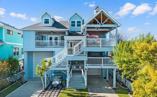 House in Clear Lake Shores, Texas, United States 1