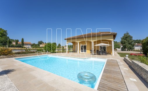 House in Chaponnay, Auvergne-Rhône-Alpes, France 1