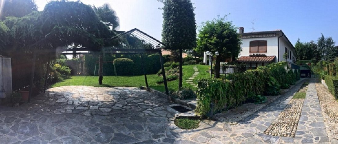 Villa in Tradate, Lombardy, Italy 3 - 17495876