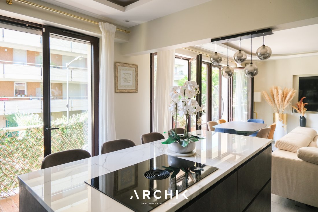 Apartment in Les Lilas, Ile-de-France, France 3 - 17497483