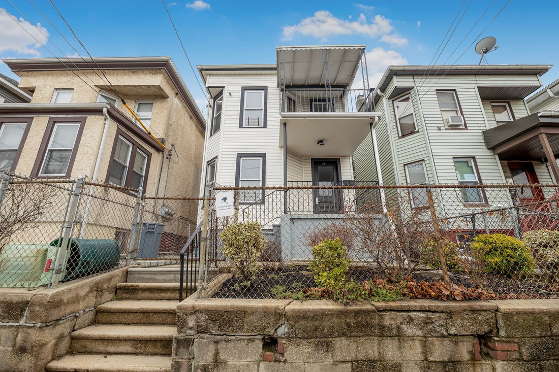 Apartment in Mount Vernon, New York, United States 1 - 17495051