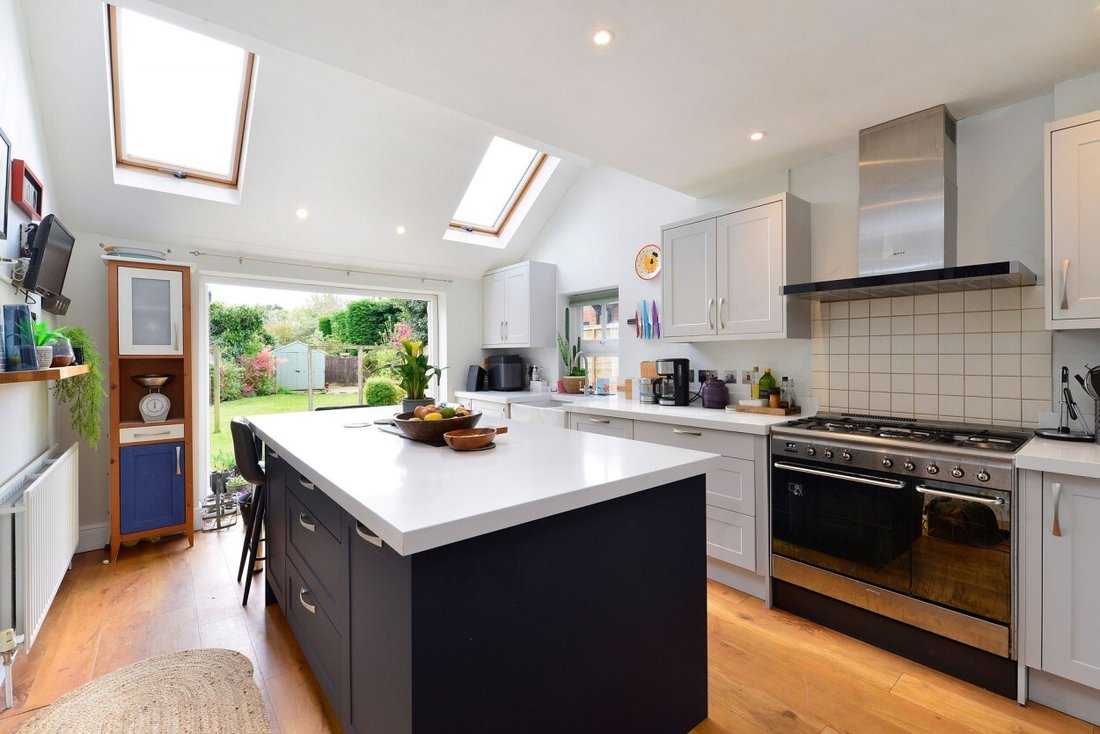 Haus in Cranleigh, England 2 - 17495789
