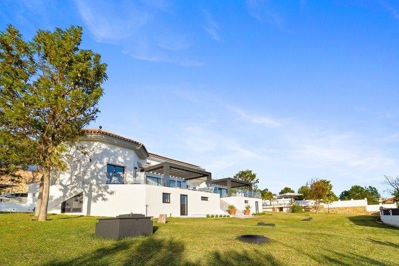 Villa in Arroyo de la Miel, Benalmadena, Andalusia 1 - 17497564