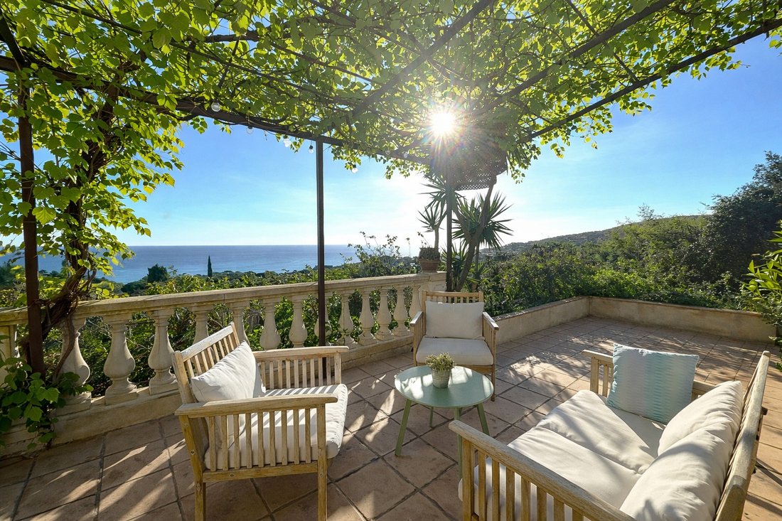 Villa in Les Issambres, Roquebrune-sur-Argens, France 2 - 17494771