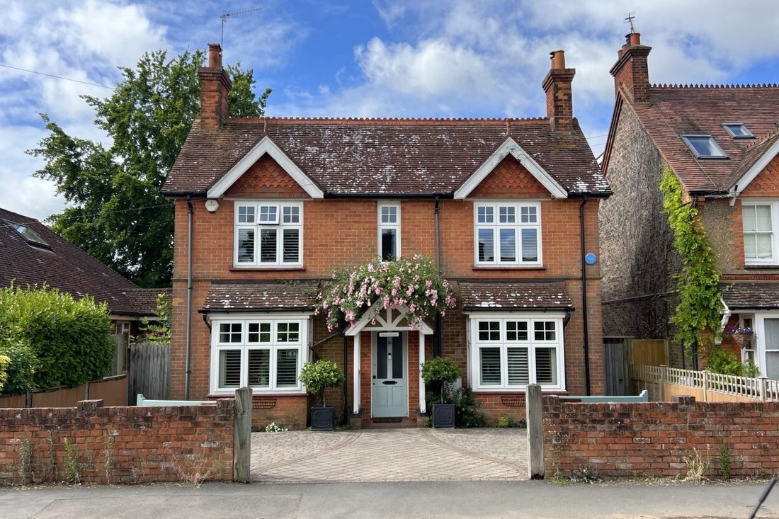 Haus in Cranleigh, England 1 - 17495789