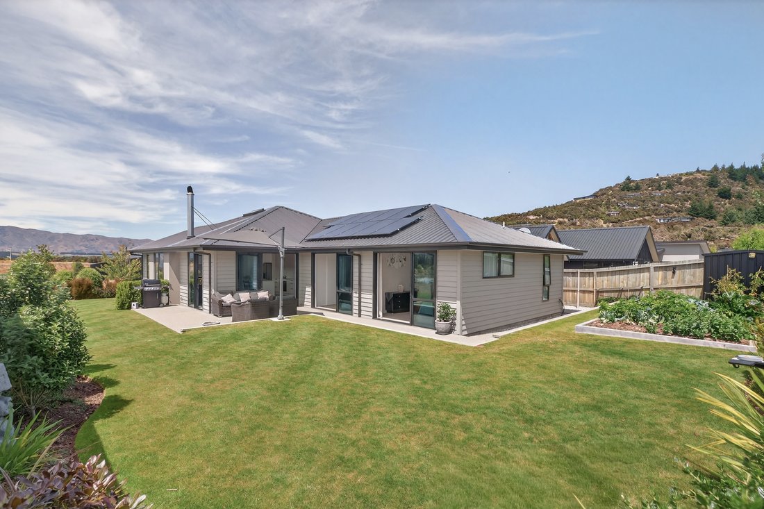 House in Albert Town, Otago, New Zealand 1 - 17497277