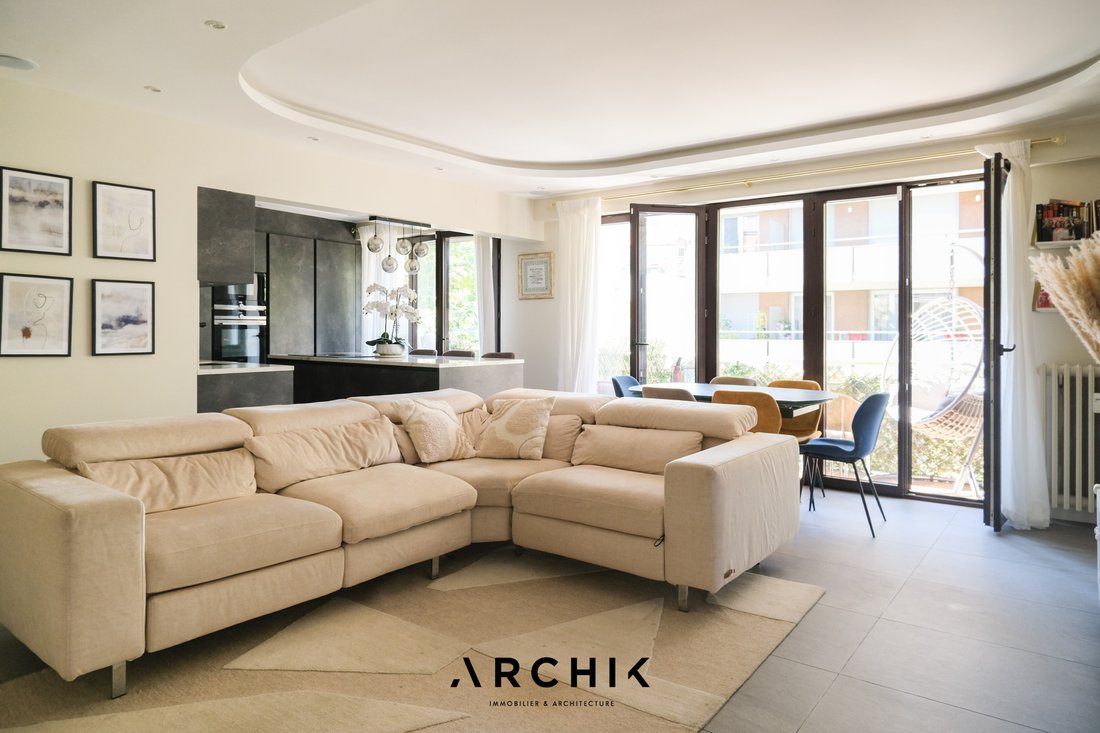 Apartment in Les Lilas, Ile-de-France, France 2 - 17497483