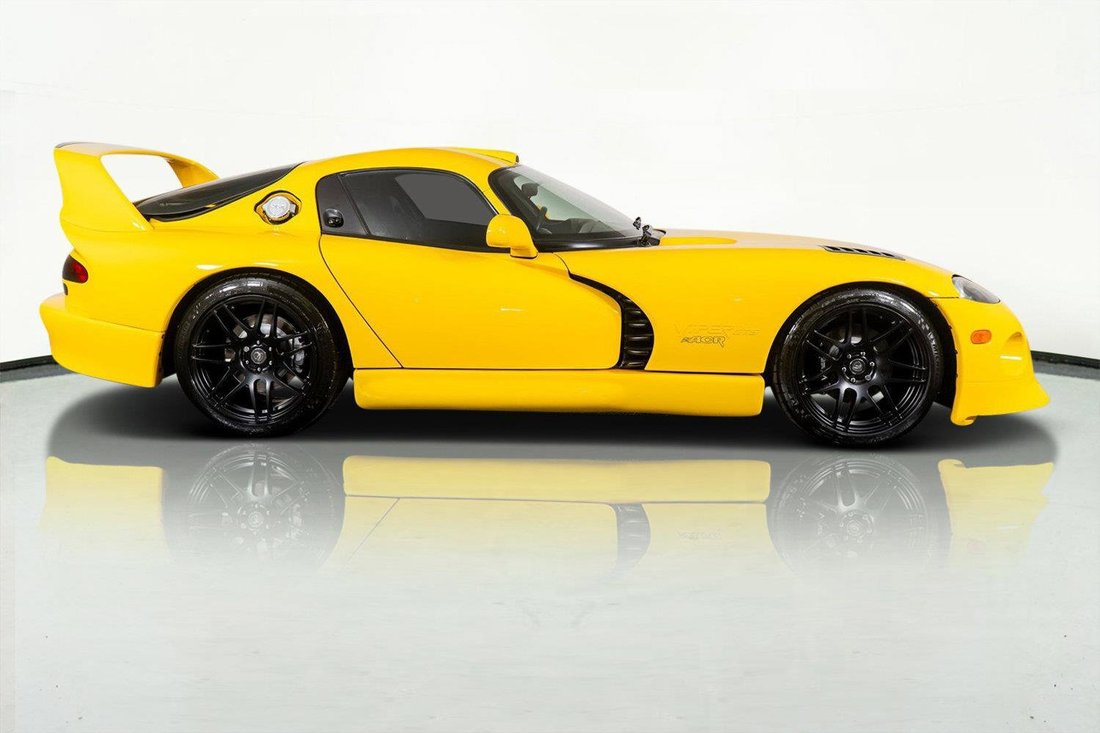 Coupe in Pompano Beach, FL, United States 5 - 17494979