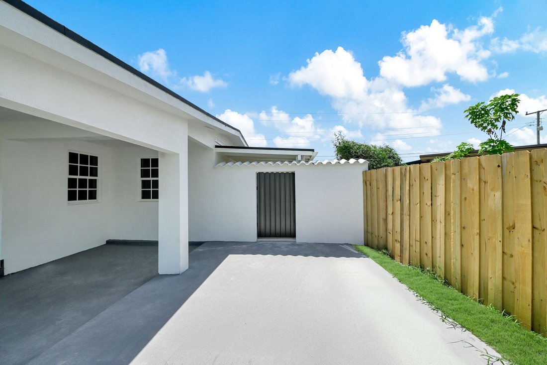 House in Miami, Florida, United States 5 - 17496255