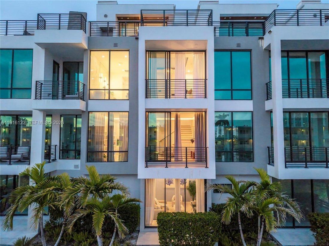 Townhouse in Golden Beach, Florida, United States 2 - 16669890