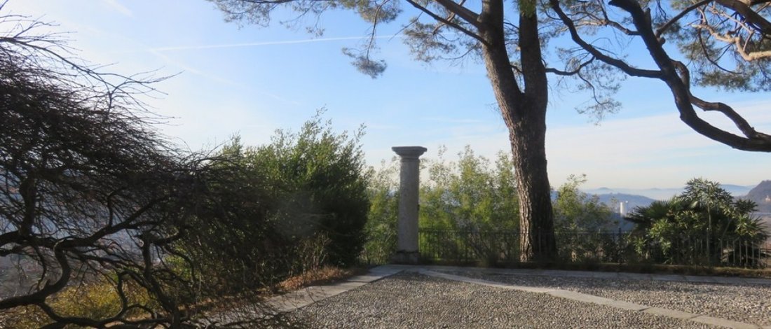 Villa in Laveno-Mombello, Lombardy, Italy 2 - 15359317