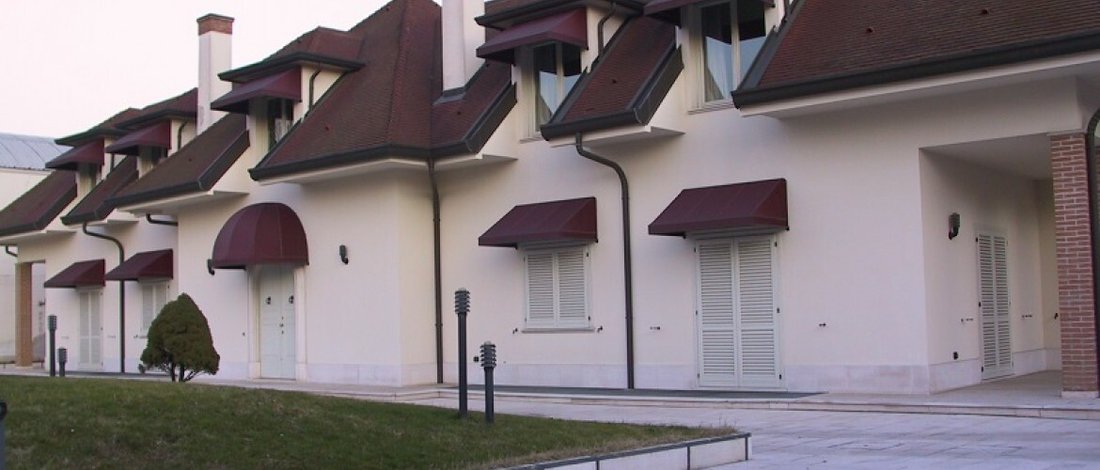 Villa in Center, Rho, Lombardy 2 - 15359405