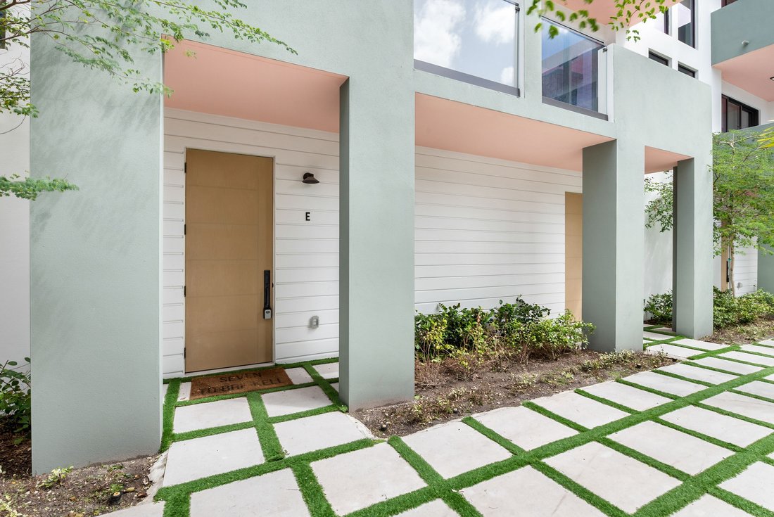 House in Miami, Florida, United States 1 - 17495061