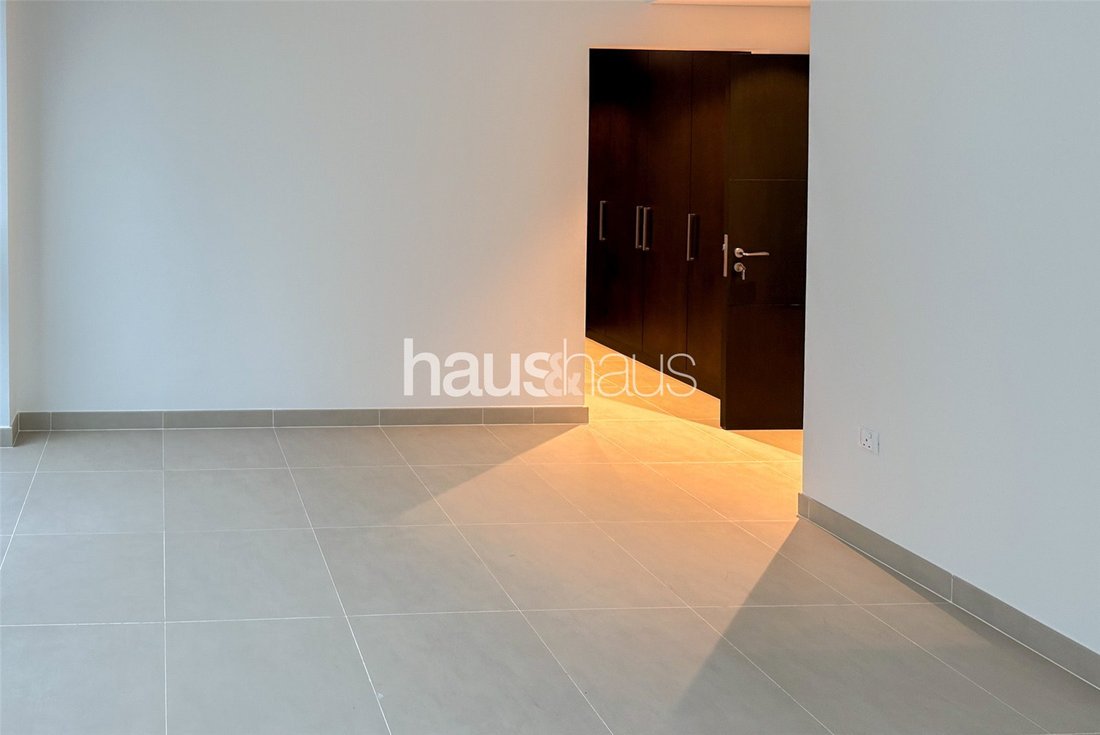 Luxury Waterfront Living | Jumeirah Living Peninsula | Business Bay ... - High Floor Living Location