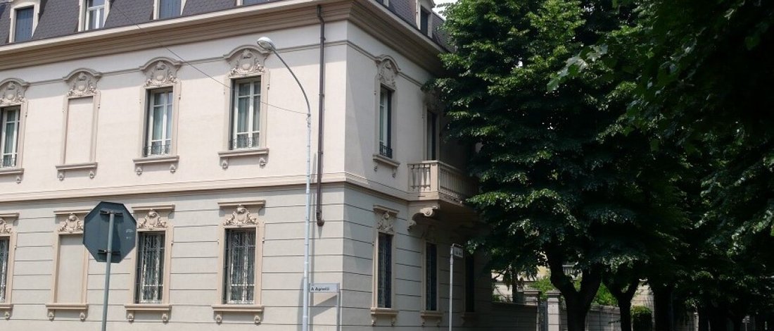 Villa in Center, Gallarate, Lombardy 1 - 15359263