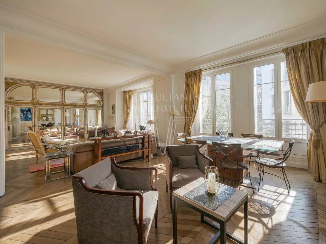 Apartment in Muette Nord, Paris 16e Arrondissement, Paris 1 - 17494734