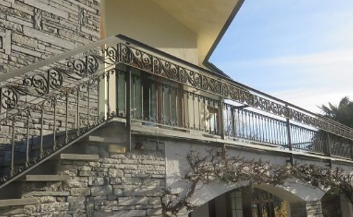 Villa in Laveno-Mombello, Lombardei, Italien 1