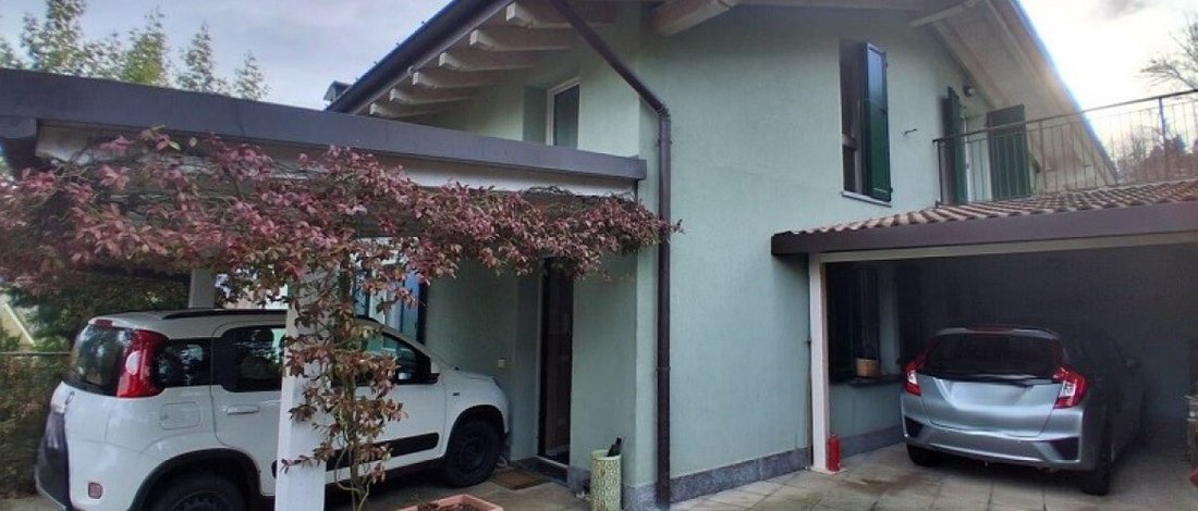 Villa in Cadegliano-Viconago, Lombardy, Italy 1 - 17495974