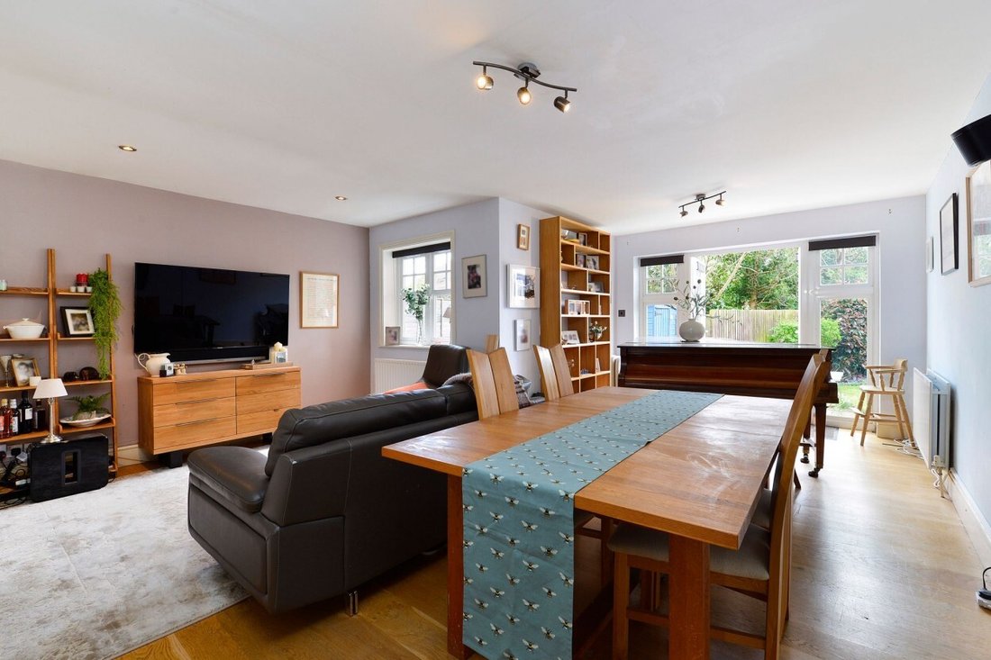 Haus in Cranleigh, England 3 - 17495789