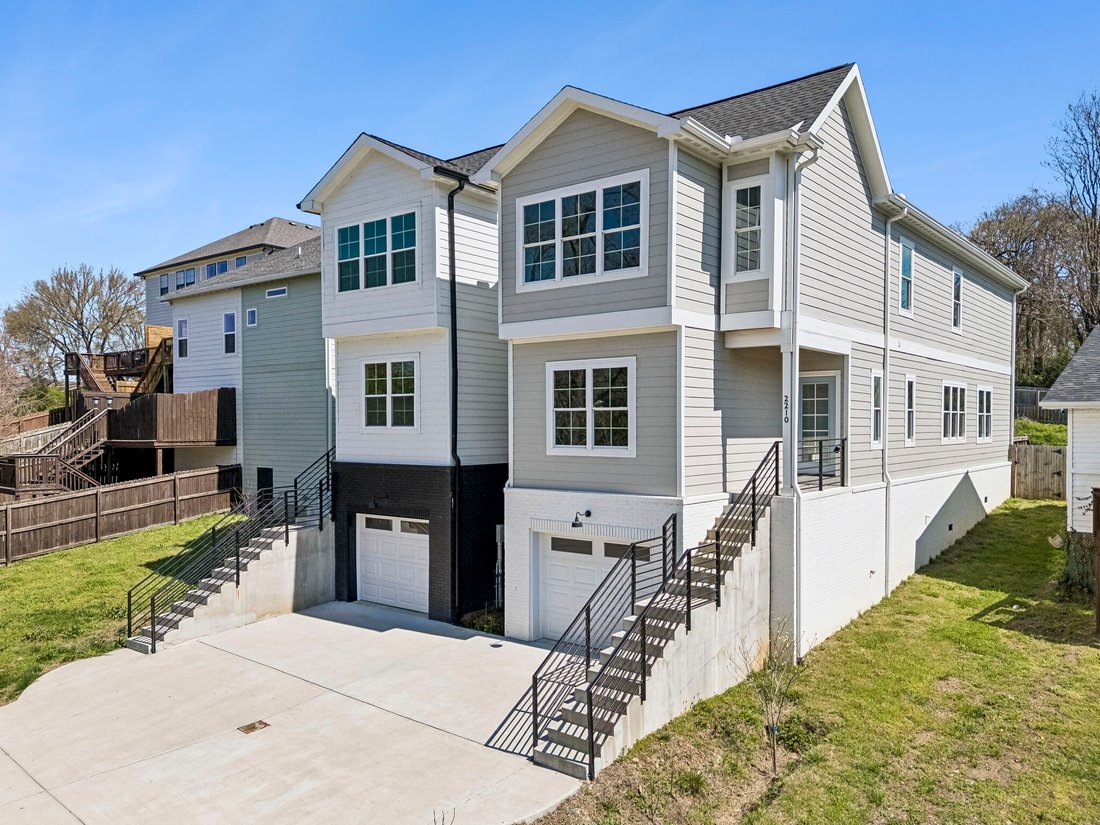 Co Op in Nashville, Tennessee, United States 1 - 17496098