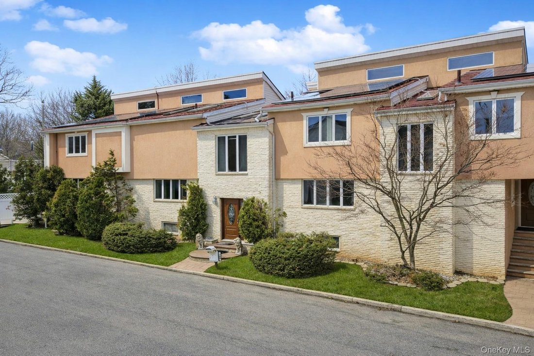 House in New York, New York, United States 1 - 17496515