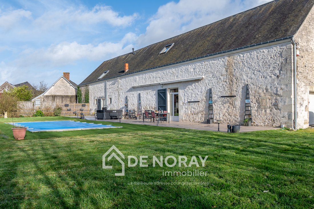 House in Sainte-Catherine-de-Fierbois, Centre-Val de Loire, France 3 - 17494440
