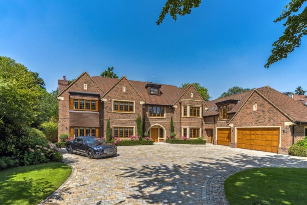House in Beaconsfield, England 1 - 17495824