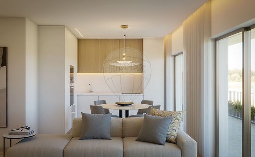 Apartment in Santo António dos Cavaleiros, Lisbon, Portugal 1