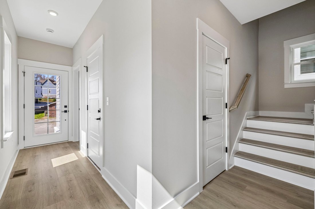 Co Op in Nashville, Tennessee, United States 5 - 17496098