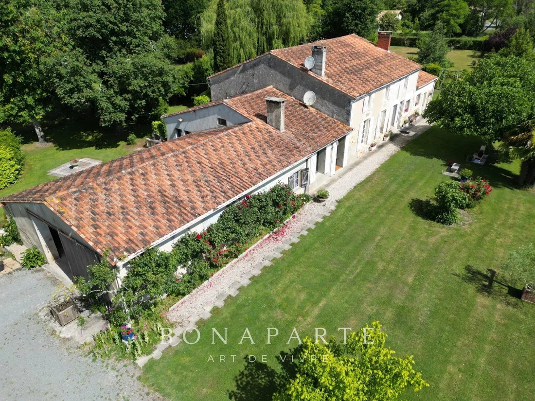 Estate in Vensac, Nouvelle-Aquitaine, France 2 - 17497764