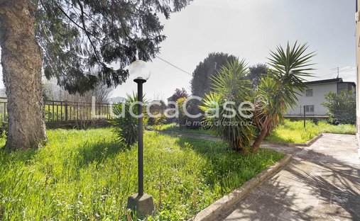 Villa in Center, Capannori, Tuscany 1