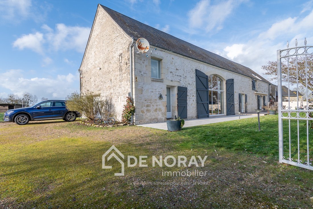 House in Sainte-Catherine-de-Fierbois, Centre-Val de Loire, France 2 - 17494440
