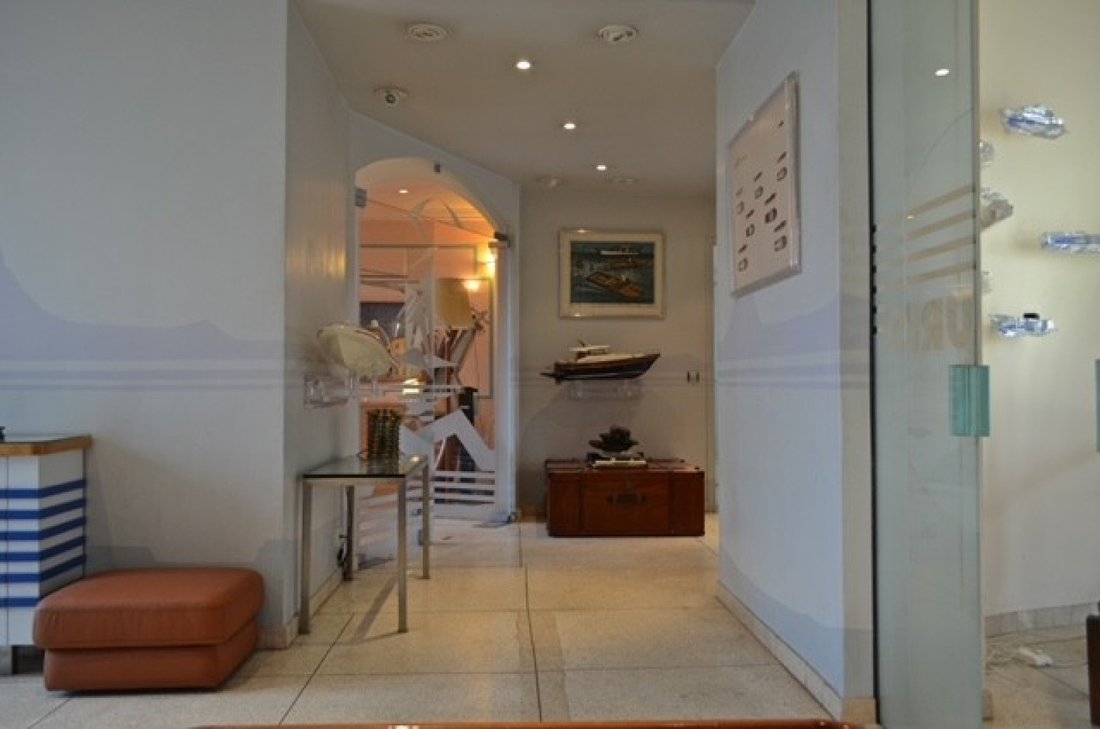 House in Zone Est Diffuse, Saint-Tropez, France 3 - 16296489