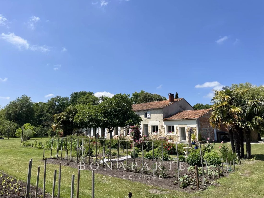 Estate in Vensac, Nouvelle-Aquitaine, France 3 - 17497764