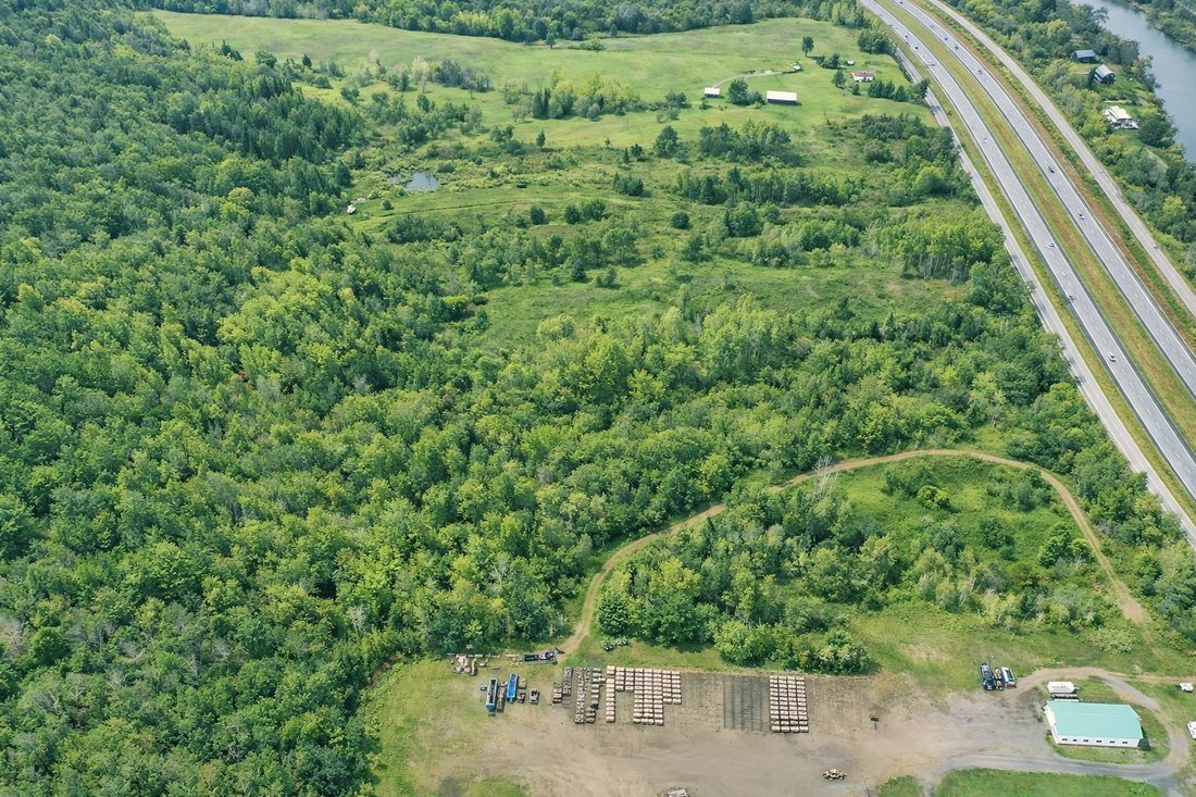 Farm Ranch in Saint-Jérôme, Quebec, Canada 5 - 17496487